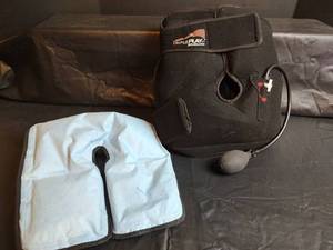 lot 424 image: Triple Play VT Shoulder Compression Wrap System HotCold Device