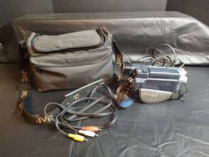 lot 426 image: Sony DCR-TRV350 Digital8 Handycam Camcorder with Accessories