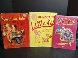 lot 429 image: Vintage Childrens Book Collection - Storytime Tales & Religious Books