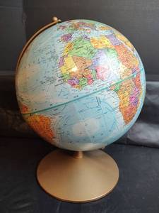 lot 442 image: Replogle World Nation Desktop Globe