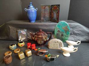 lot 448 image: Decorative Home Collection Lot