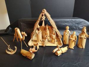 lot 452 image: Wooden Nativity Scene Set