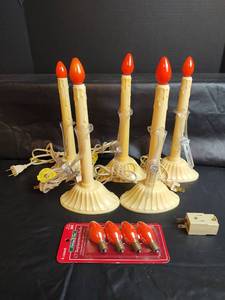 lot 453 image: Vintage Electric Window Candles with Extra Bulbs and Plug In