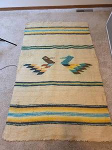 lot 482 image: Southwestern Bird Design Wool Rug  from Mexico (See Pics)