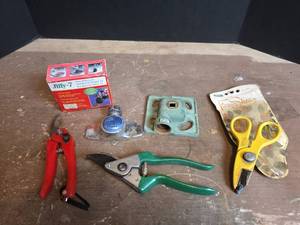 lot 1511 image: Gardening Tool Set with Jiffy-7 Peat Pellets