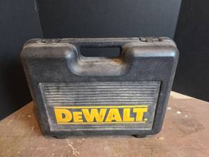 lot 1522 image: DeWalt DW321 Variable Speed Jig Saw with Case