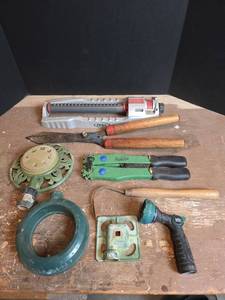 lot 1523 image: Garden Tool Collection with Orbit Sprinkler
