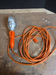 lot 1525 image: Industrial Trouble Light