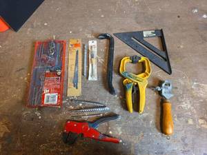 lot 1532 image: Mixed Tool Lot - Popular Mechanics Threading Set and More