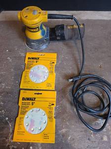 lot 1539 image: DeWalt Random Orbit Sander with Sanding Discs