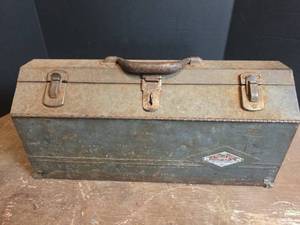 lot 1560 image: S - K MetalTool Box with Contents