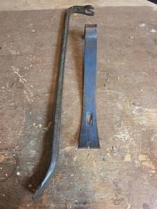 lot 1569 image: Sliding Bevel and Nail Puller Set