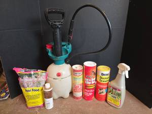 lot 1579 image: Ortho Garden Care Collection with Sprayer