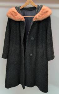 lot 1000 image: Vintage Lady Stanley by Ben Hoco Wool Coat with Tan Mink Collar