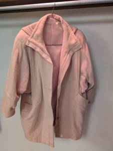 lot 1001 image: Vintage Womens Pink H&M City Look Hooded Coat