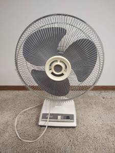 lot 1039 image: Galaxy Electric Oscillating Fan, 3 Speed