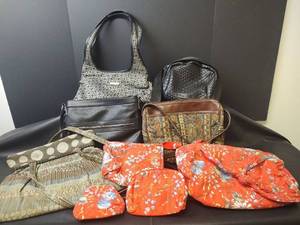 lot 1078 image: Handbag Collection