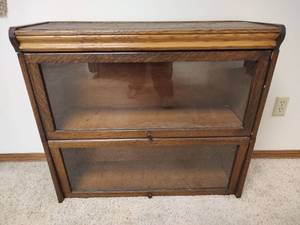 lot 1090 image: Oak Barrister Bookcase Section with Glass Fronts, 33.5 wide x 11.5 deep x 30 tall (Comes apart in Sections)