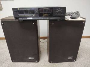 lot 1092 image: BSR MCD 8000 CD Automatic Changer and Remote Controller with Zenith Allegro Speaker System Powers on