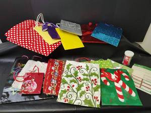 lot 1119 image: Assorted Gift Bags Collection
