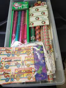 lot 1121 image: Gift Wrap Collection