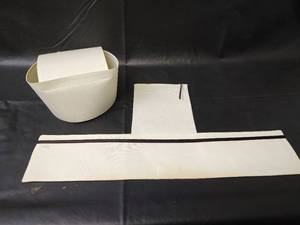 lot 1128 image: Vintage Nursing Caps
