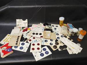 lot 1148 image: Assorted Button Collection