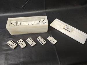 lot 1157 image: White Onyx Domino Set in Onyx Storage Box