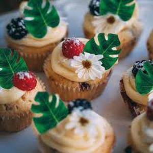 lot 1508 image: Edible Leaf Cake Decorations