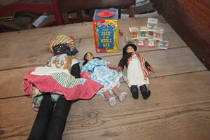 lot 3214 image: Vintage Mattel Jack in the Box, Dolls & More