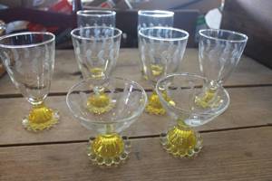 lot 3218 image: Vtg. Anchor Hocking Yellow Base Glasses