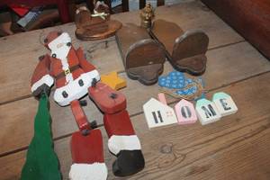 lot 3227 image: Vintage Wood Santa and More Home Dcor