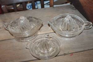 lot 3244 image: 3 Vintage Glass Juicers