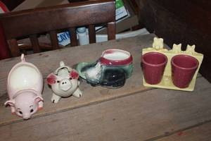 lot 3250 image: Vintage Planters