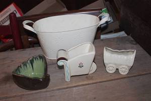 lot 3251 image: Vintage Planters & More