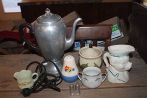 lot 3253 image: Vtg. Salt, Pepper Shakers, Coffee Maker & More
