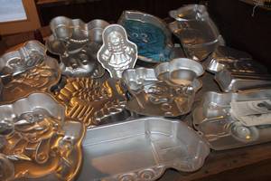 lot 3254 image: Lot of Wilton Cake Pans, Mickey Mouse and More