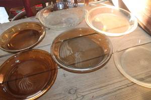 lot 3265 image: Vintage Pyrex Glass Pie Plates & More