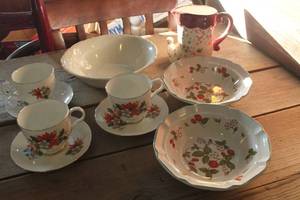 lot 3270 image: Vtg. Cups, Saucers, Bowls & More