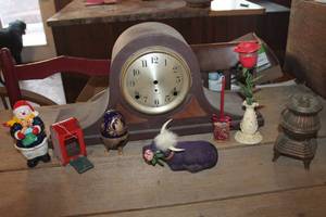 lot 3279 image: Vtg. Mantal Clock needs repaired & More