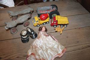 lot 3280 image: Vintage Tonka Toy Trucks and More