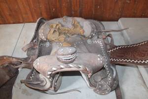 lot 3288 image: Vintage Saddle
