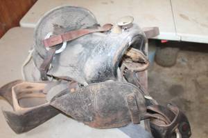 lot 3289 image: Vtg. Childs Black Pony Saddle