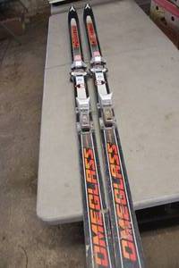 lot 3301 image: Made in France Snow Skis