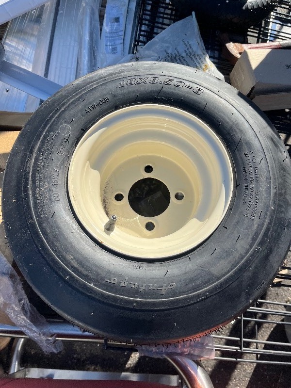 lot 123 image: Antigo Golf Cart Tire ATW-009 Size 18 x 8.50-8