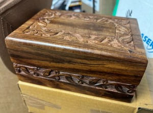 lot 43 image: Beautiful Decorative All wood box 5 x 7 x 3 - Storage