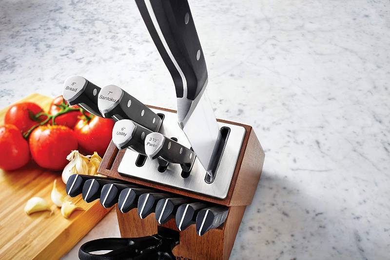 lot 4615 image: Calphalon Classic Self-Sharpening 15-pc. Cutlery Knife Block Set