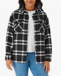 lot 8942 image: Members Mark womens black and white plaid shacket size small