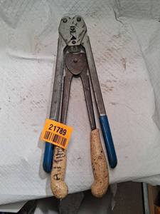lot 21789 image: Heavy Duty Cable Crimping Tool