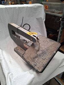 lot 21814 image: Industrial Scroll Saw Power Tool